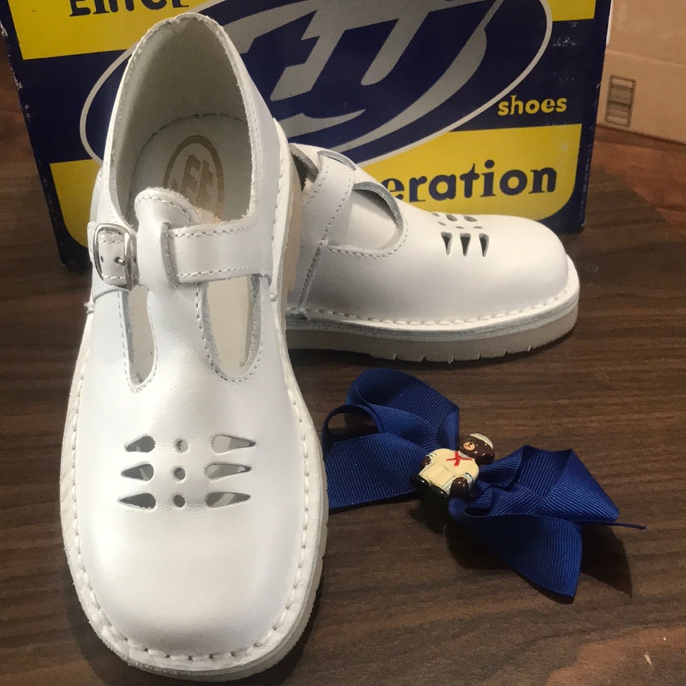 Mary Jane w/Buckle, Size 30.  FIRM PRICE!  BOW NOT INCLUDED!!